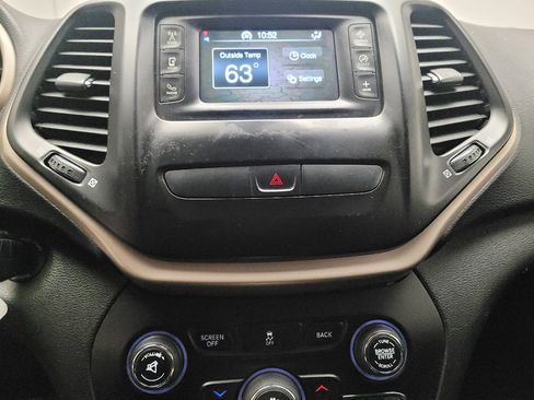 Used 2015 Jeep Cherokee Latitude FWD image 25