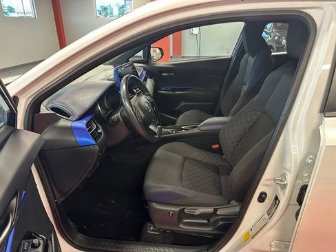 Certified 2022 Toyota C-HR XLE FWD image 10