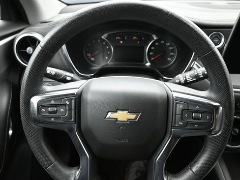 Used 2025 Chevrolet Blazer LT FWD image 17