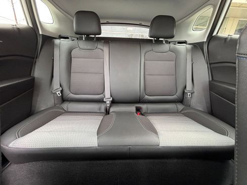 Used 2025 Chevrolet Trax LT image 39