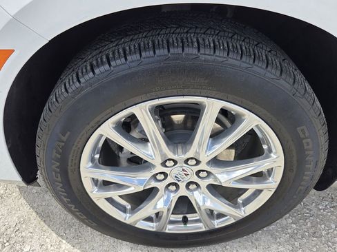 Used 2024 Buick Enclave Essence w/ Experience Buick Package image 9