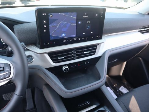 New 2025 Ford Explorer Active image 5