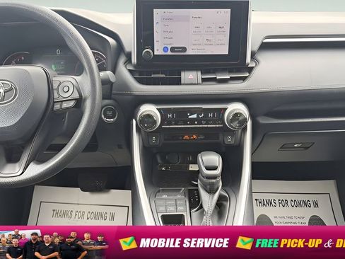 Used 2025 Toyota RAV4 XLE AWD/4WD image 15