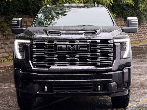Used 2024 GMC Sierra 2500 Denali Ultimate AWD/4WD image 15