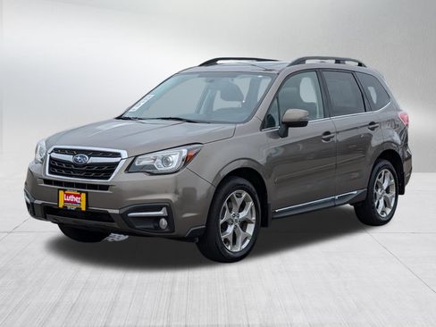 Used 2018 Subaru Forester 2.5i Touring AWD/4WD image 3