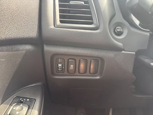 Used 2014 Mitsubishi Outlander Sport SE FWD image 25