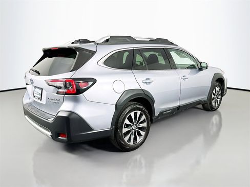 Used 2023 Subaru Outback Touring image 7