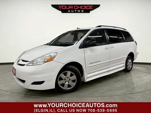 Used 2010 Toyota Sienna LE FWD image 2