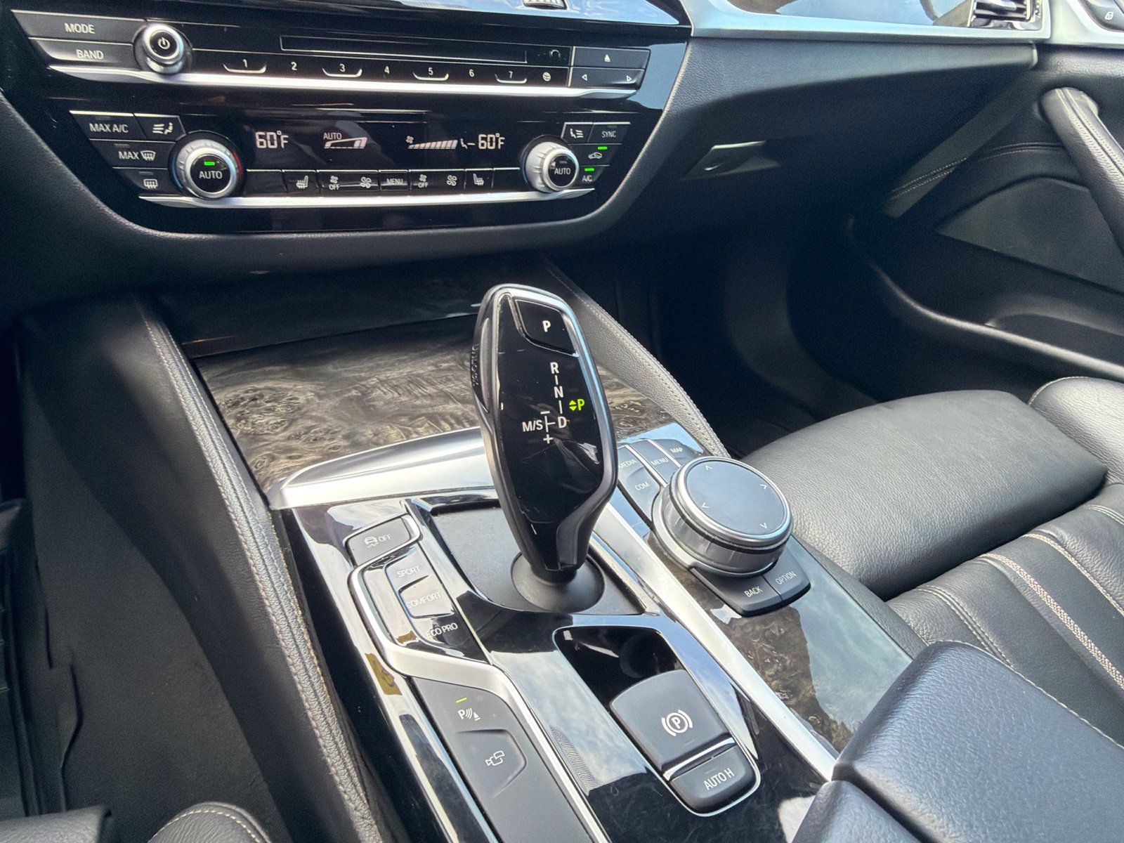 Used 2019 BMW 530i xDrive AWD/4WD image 28