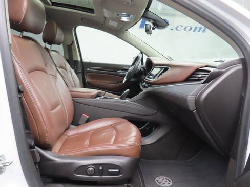 Used 2018 Buick Enclave Avenir w/ Avenir Technology Package AWD/4WD image 28