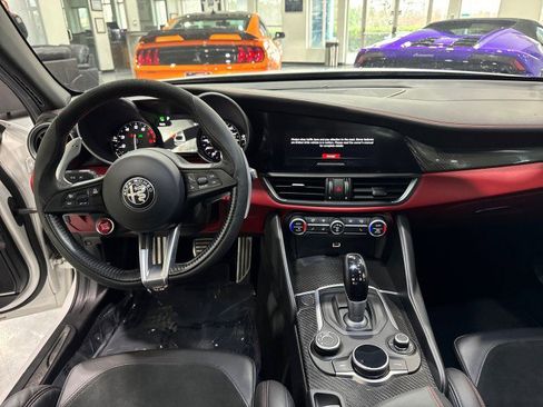 Used 2017 Alfa Romeo Giulia Quadrifoglio image 13