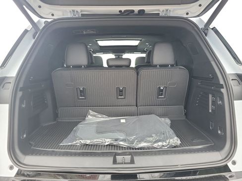 New 2026 Chevrolet Traverse High Country w/ LPO, Floor Liner Package image 24