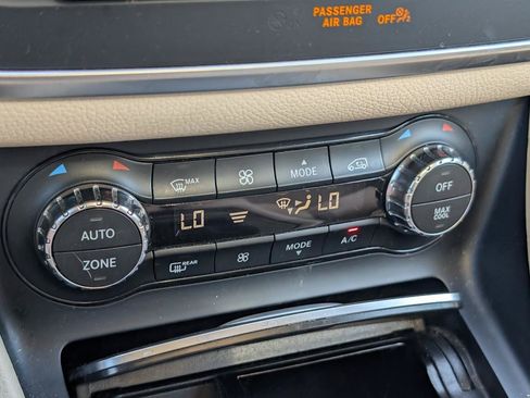 Used 2019 Mercedes-Benz GLA 250 w/ Premium Package image 22