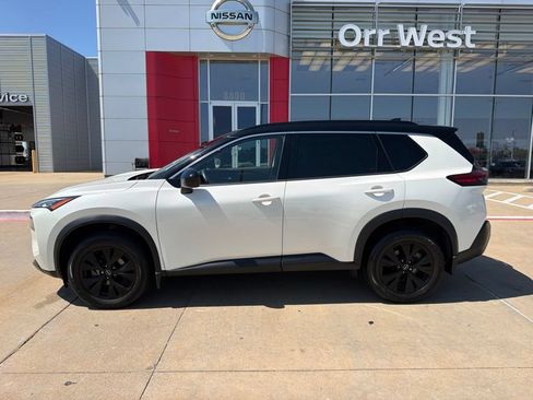 Used 2023 Nissan Rogue SV w/ SV Premium B Package AWD/4WD image 2
