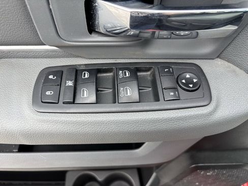 Used 2019 RAM 1500 Classic SLT image 19