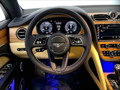 New 2026 Bentley Bentayga AWD/4WD image 9
