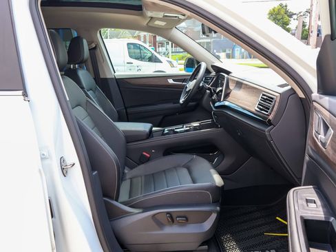 New 2026 Volkswagen Atlas SEL AWD/4WD image 32
