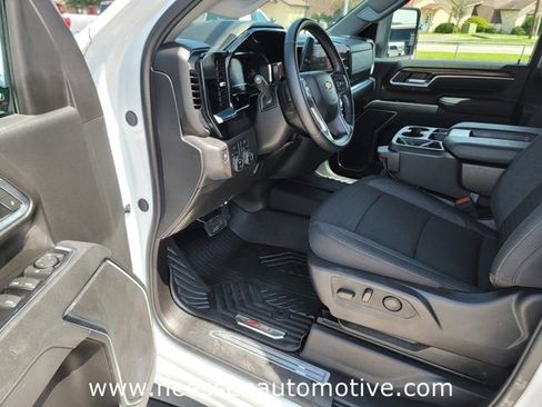 Used 2025 Chevrolet Silverado 2500 LT AWD/4WD image 17