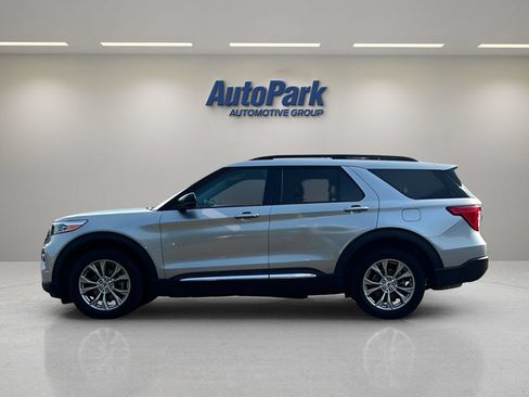 Certified 2023 Ford Explorer XLT w/ Equipment Group 202A AWD/4WD image 4