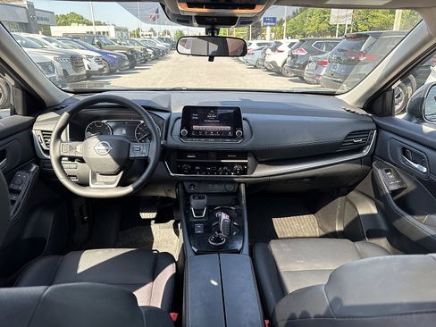 Certified 2025 Nissan Rogue SV w/ SV Premium Package AWD/4WD image 12