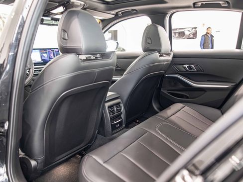 Used 2024 BMW 330i xDrive 330i xDrive w/ Premium Package image 34