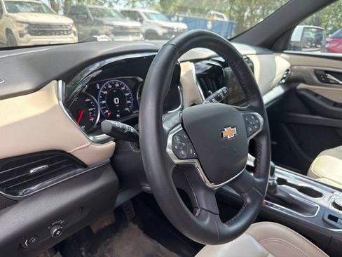 Used 2023 Chevrolet Traverse Premier AWD/4WD image 17