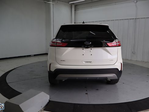 Used 2024 Ford Edge SEL w/ Convenience Package image 6