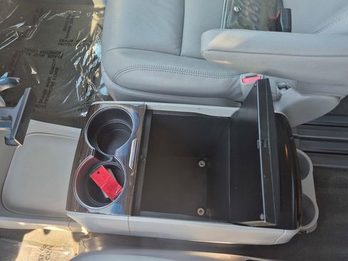 Used 2015 Toyota Sienna XLE w/ XLE Navigation Package FWD image 26