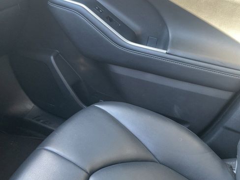 Used 2024 Toyota Highlander XLE image 11