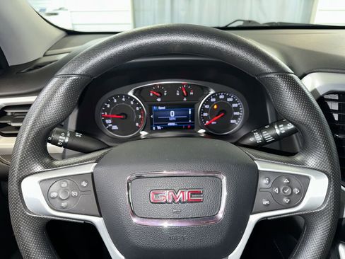 Certified 2023 GMC Acadia SLE w/ Driver Convenience Package image 10