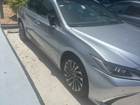 Certified 2024 Lexus ES 350 w/ Technology Package FWD image 3