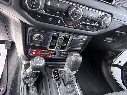 Used 2025 Jeep Wrangler Unlimited Rubicon 4xe w/ Safety Group image 19