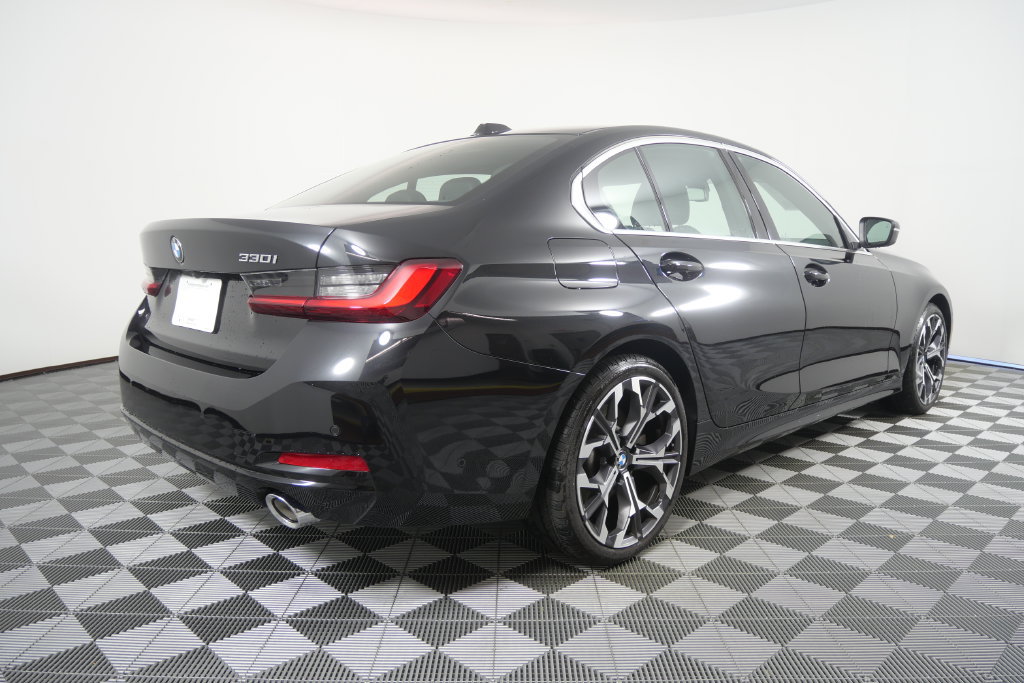 Certified 2026 BMW 330i Sedan RWD image 4