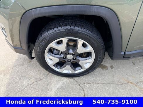 Used 2018 Jeep Compass Limited w/ Navigation Group AWD/4WD image 2