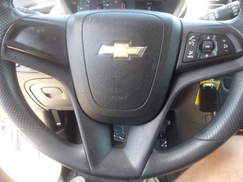 Used 2018 Chevrolet Trax LS FWD image 20