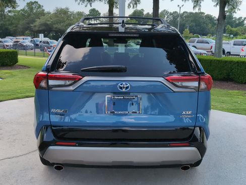 Certified 2022 Toyota RAV4 XSE AWD/4WD image 9