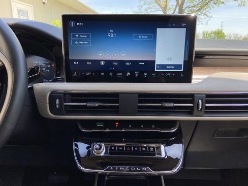 Used 2025 Lincoln Corsair Grand Touring AWD/4WD image 21