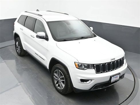 Used 2017 Jeep Grand Cherokee Limited image 19