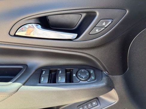 Used 2020 Chevrolet Equinox Premier w/ LPO, Cargo Package AWD/4WD image 12