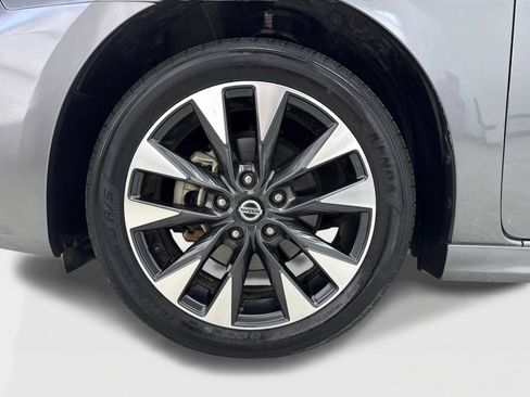 Used 2019 Nissan Sentra SR FWD image 48