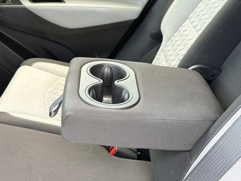 Used 2024 Chevrolet Equinox LT AWD/4WD image 23
