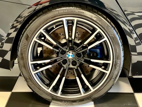 Used 2018 BMW M5 image 31