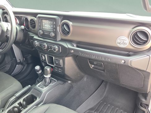 Used 2018 Jeep Wrangler Sport AWD/4WD image 13