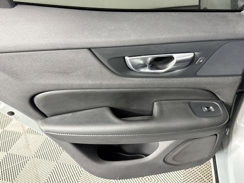 Used 2024 Volvo S60 B5 Plus image 25