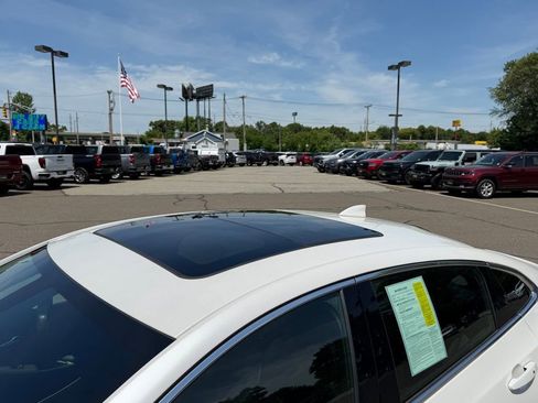 Certified 2018 Chevrolet Malibu LT w/ Leather Package FWD image 7