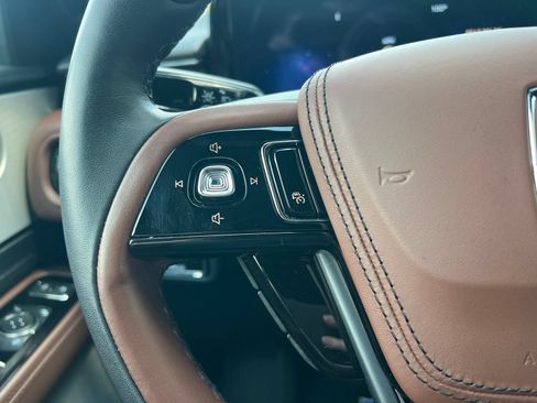 Used 2025 Lincoln Aviator Reserve w/ Luxury Package AWD/4WD image 18