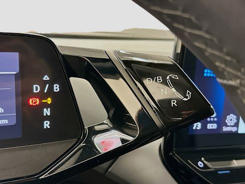 Used 2023 Volkswagen ID.4 Pro AWD/4WD image 25