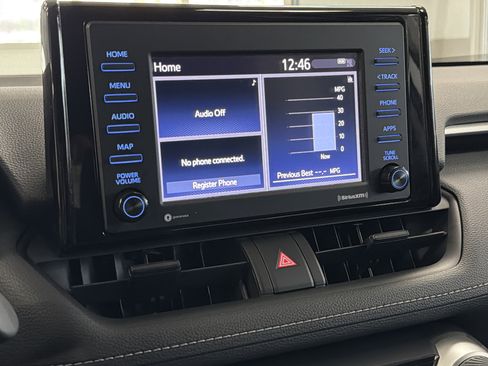 Used 2021 Toyota RAV4 LE image 11