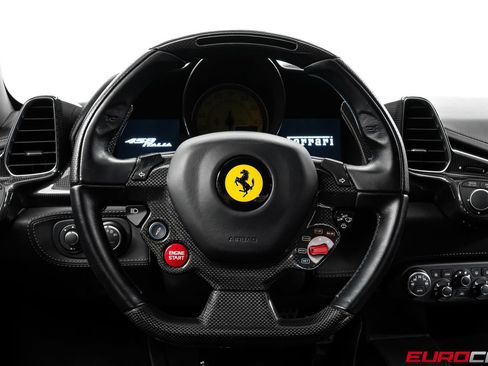 Used 2014 Ferrari 458 Italia Coupe RWD image 29