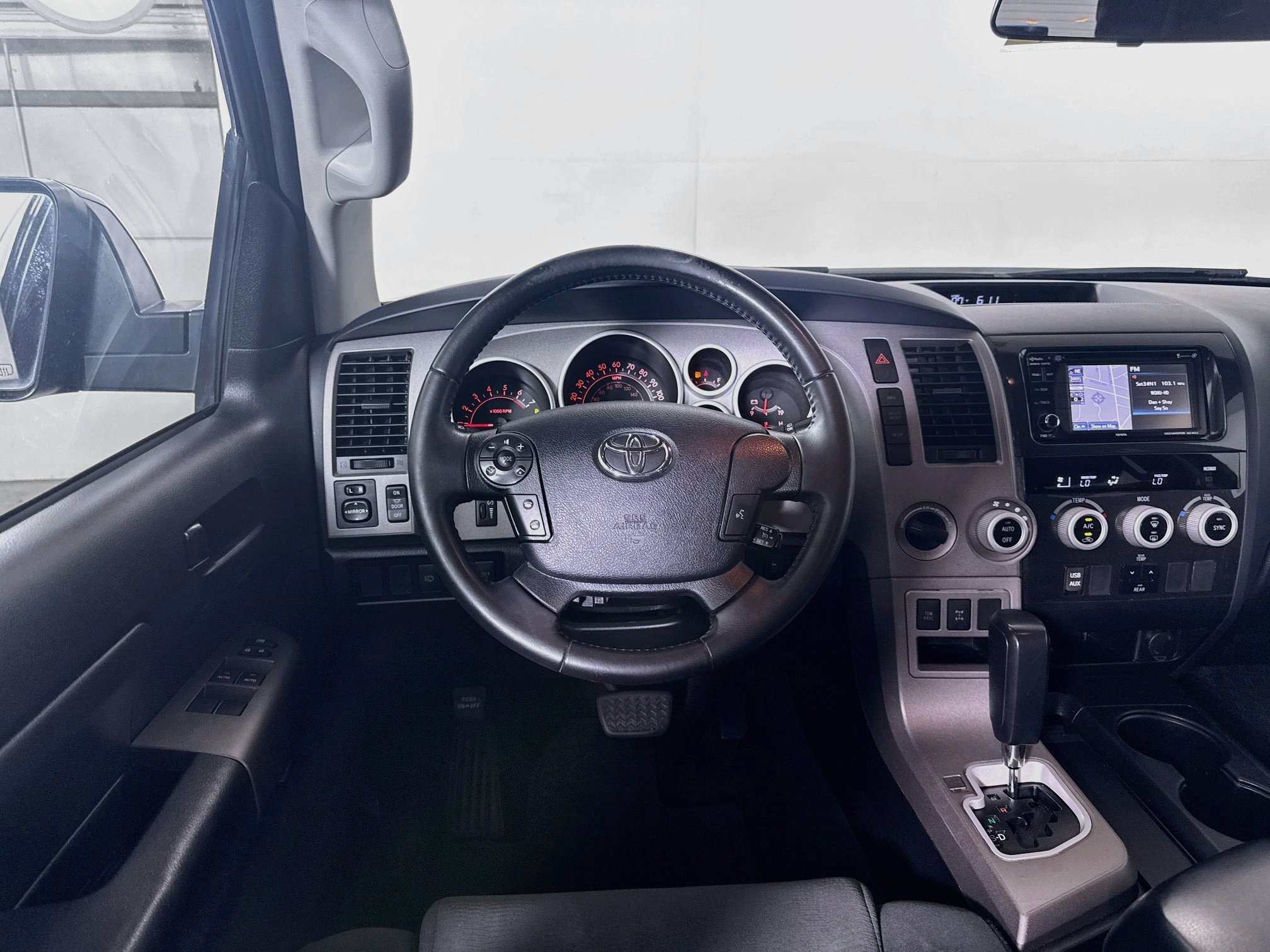 Used 2013 Toyota Sequoia SR5 w/ Sport Appearance Pkg AWD/4WD image 21